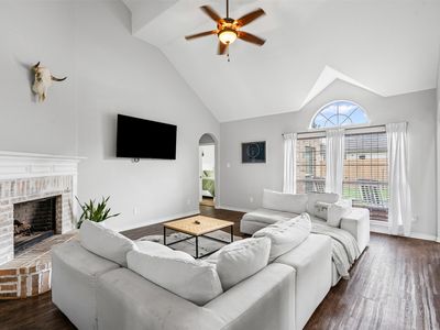 405 High Desert Dr, Fort Worth, TX, 76131