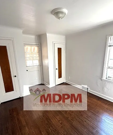 14150 Fairmount Dr #2 — Photo 4