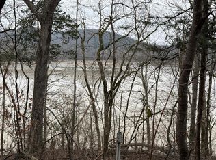 Cook Ln, Gainesboro, TN 38562