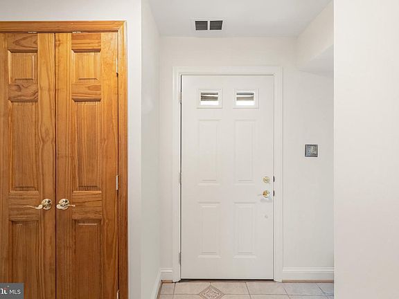 4th image of 1838 Golf View Ct