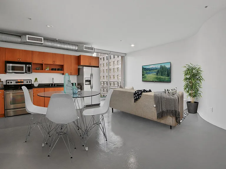 Packard Lofts — Photo 14