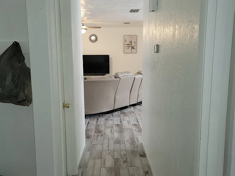 1670 Tiffin Ave — Photo 20