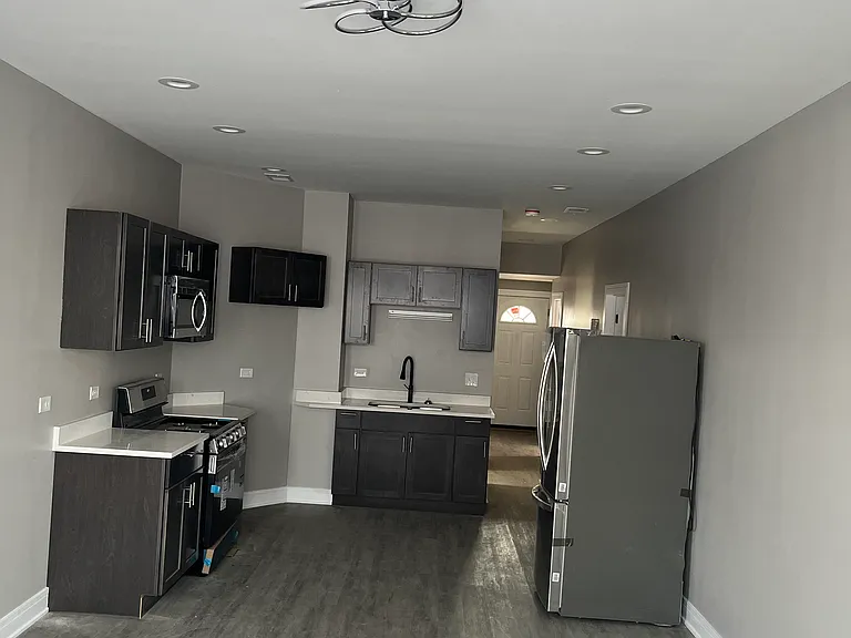 4831 W Gladys Ave #2 — Photo 8