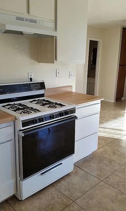 Kitchen Stove