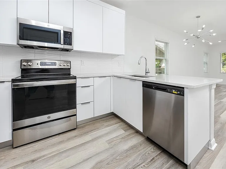 915 E 15th Ave #1 — Photo 19