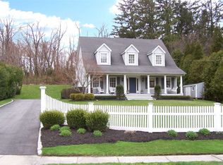 48 Gnarled Hollow Rd, East Setauket, NY 11733