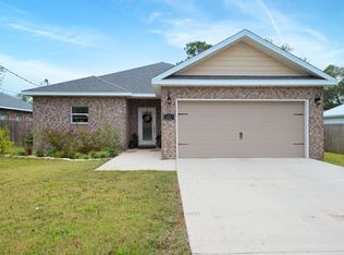 33 Snook Rd, Mary Esther, FL 32569