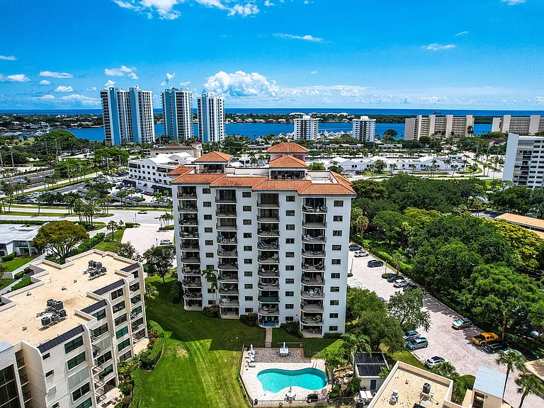 370 Golfview Rd #901 — Photo 48