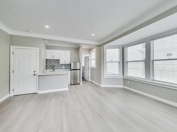 666 17th St #3-A, Oakland, CA 94612