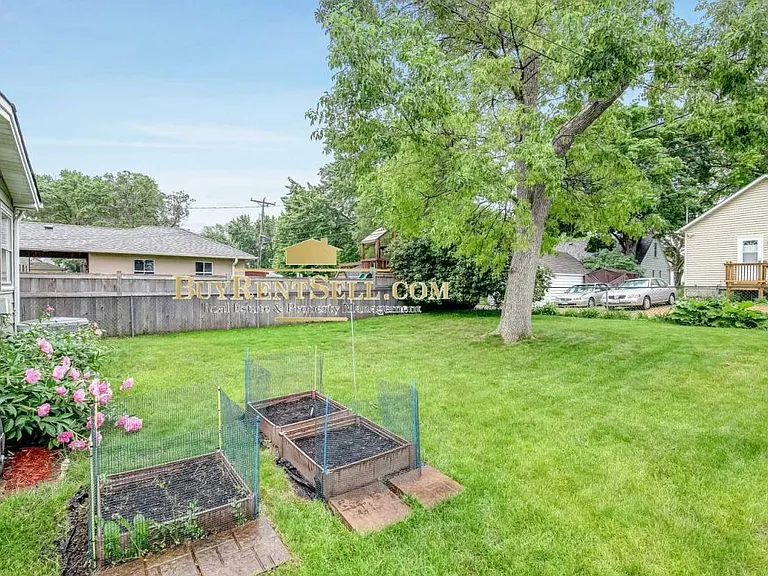 2848 Kentucky Ave S — Photo 2