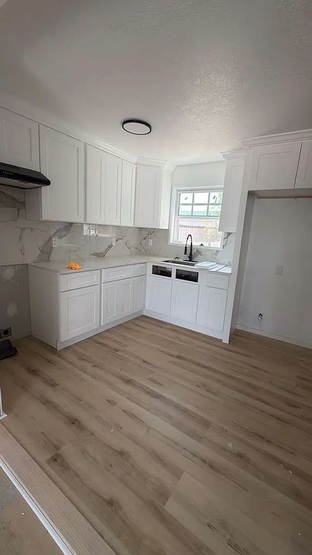 Beautiful Home In Houston. Move In Ready!. — Photo 3