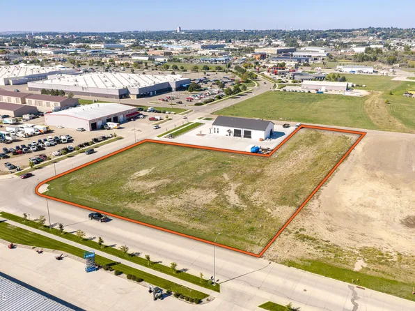 3102 Morrison Ave, Bismarck, ND 58504