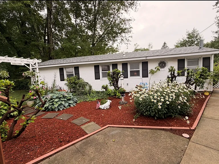 754 Greenville Ave — Photo 1