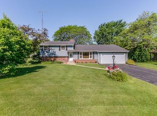 4308 Woodbury Ln, Racine, WI 53403