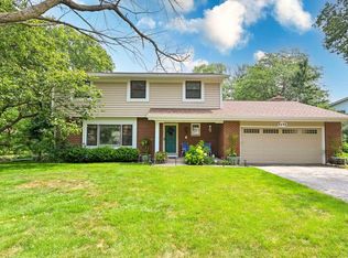 6592 N Bethmaur Ln, Glendale, WI 53209