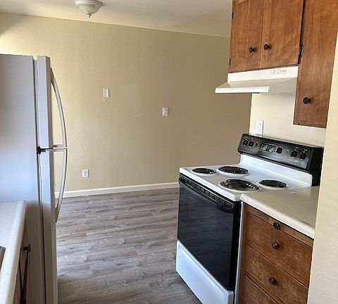 3rd image of 448 B St APT 7