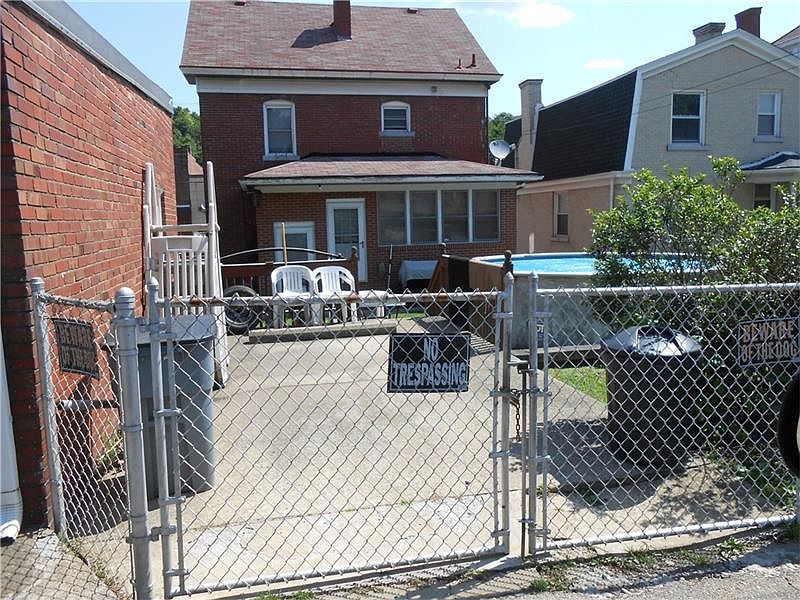 2nd image of 613 Broadway Ave