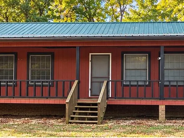 135 3rd Ave, New London, NC 28127