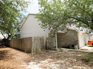 513 Keystone Rd, Mary Esther, FL 32569