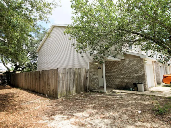 513 Keystone Rd, Mary Esther, FL 32569