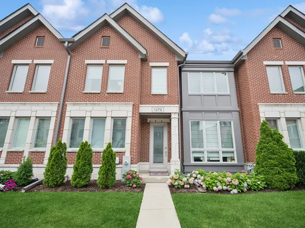 1279 Gateway Ct, Northbrook, IL 60062