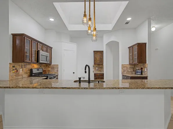 1104 Angel Fire Ln, Arlington, TX 76001