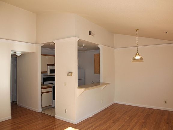 4th image of 2904 Redwood Pkwy APT 40