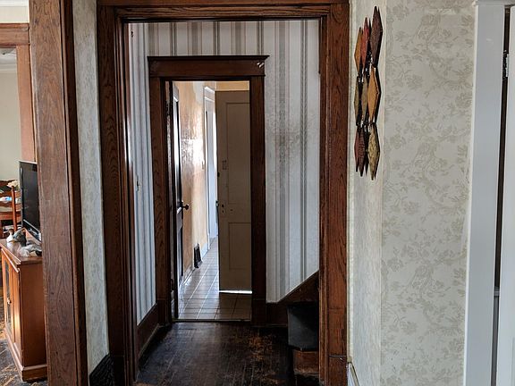 2nd image of 4904 Underwood Ave