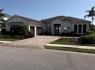 8967 Redonda Dr, Naples, FL 34114