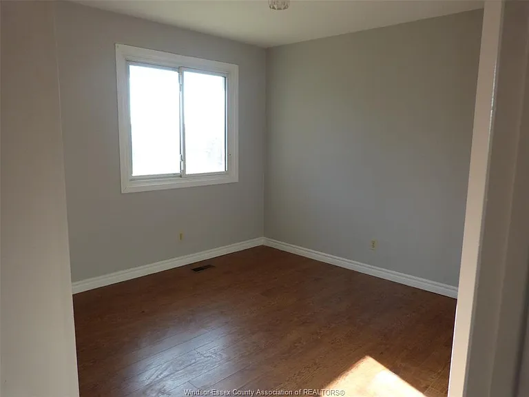 355 Munger St W — Photo 10