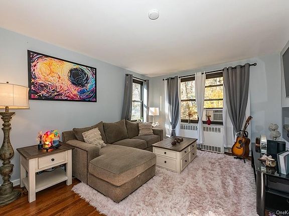 5th image of 50 Rockledge Rd APT 2B