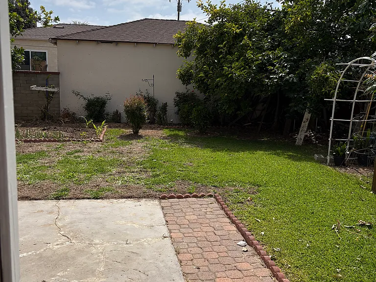 9520 Kennerly St — Photo 26