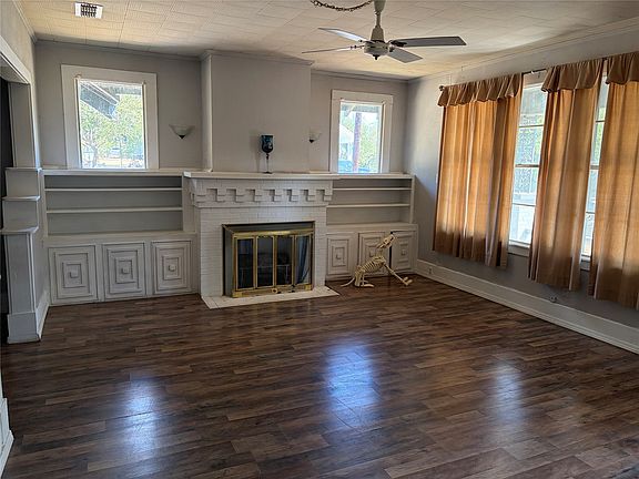 3rd image of 704 W Walcott Ave