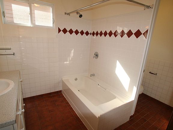 2nd image of 2937 N Southport Ave #2