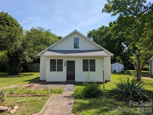 633 S Eastway Dr, Troutman, NC 28166