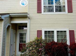 513 Apex Ln, Troy, NY 12182