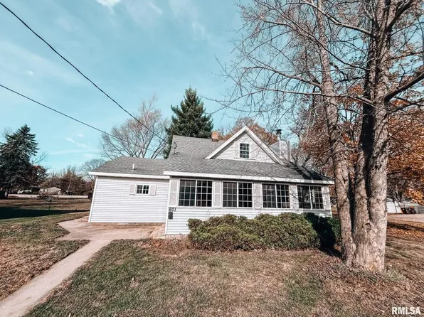 601 Robert St, Henry, IL 61537
