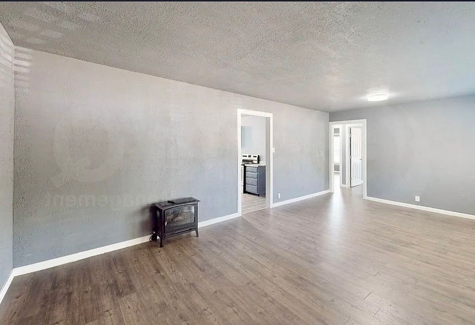 1st image of 209 NE 22nd St