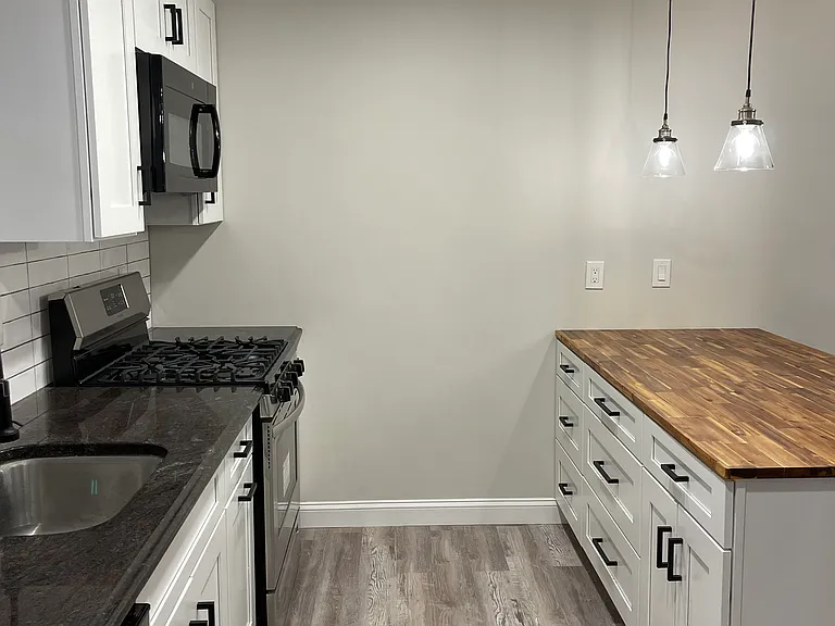 261 Elm Ave — Photo 4