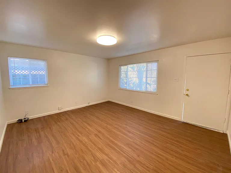 341 Higdon Ave — Photo 3