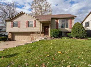 5816 Marquette St, Davenport, IA 52806