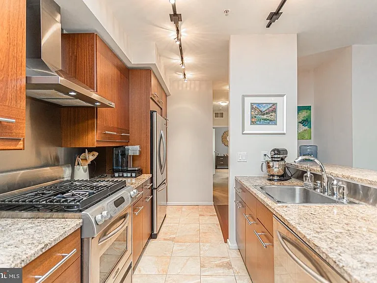 182 Gay St #501 — Photo 20