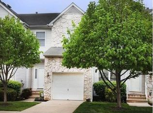 11 Sandhill Ct, Jamesburg, NJ 08831