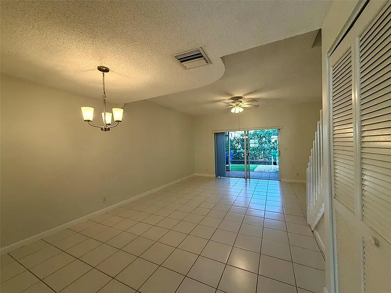 9914 NW 56th Pl — Photo 14
