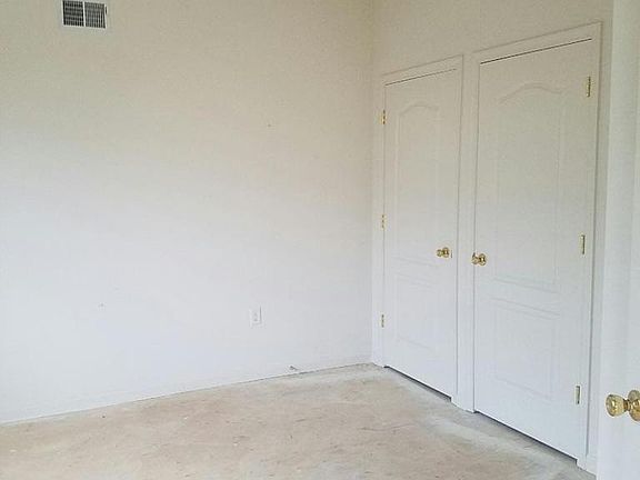 4th image of 151 Walnut Ave