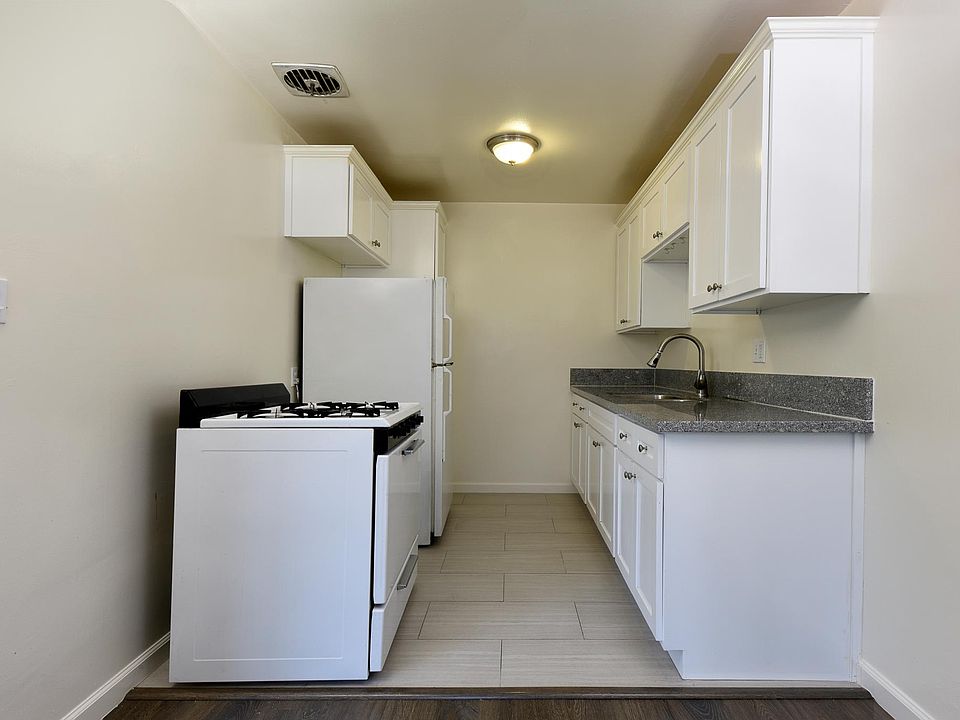 1st image of 11743 Dorothy St #7