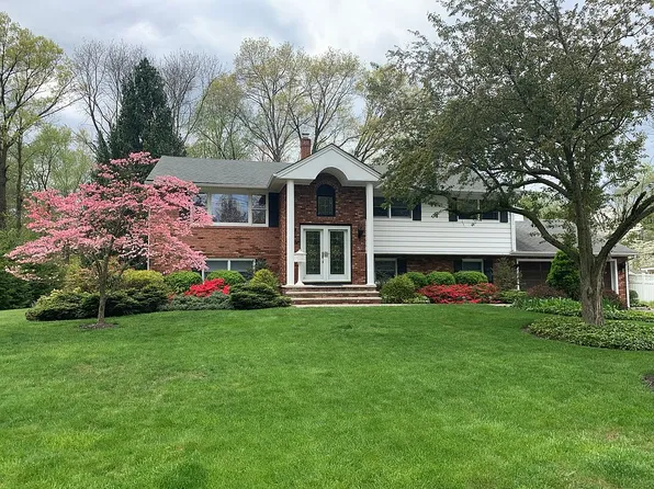 14 Jaclyn Dr, East Hanover, NJ 07936