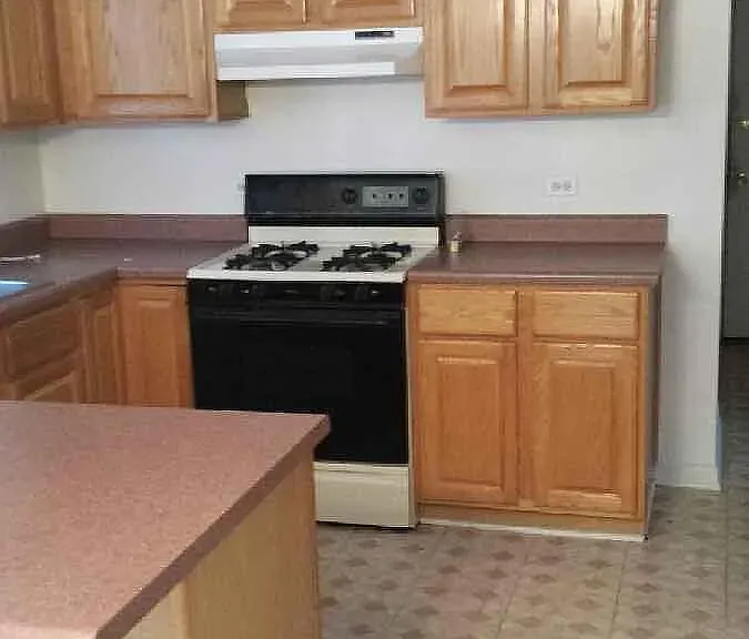 673 S McAlister Ave — Photo 2