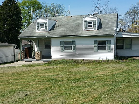 LARGE FRONT YARD