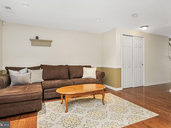 4th image of 16 Cameron Ct